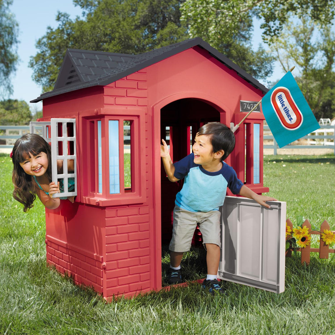 Cape Cottage Playhouse™ - Red - Official Little Tikes Website
