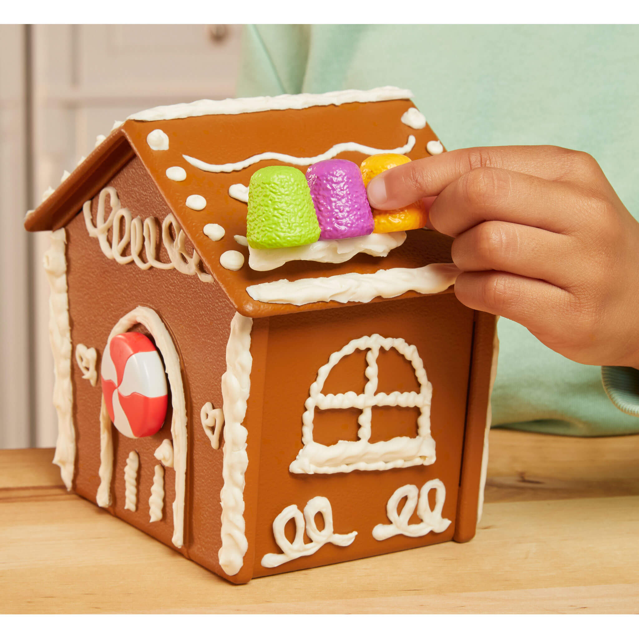 Creative Chefs™ Gingerbread House Kit Official Little Tikes
